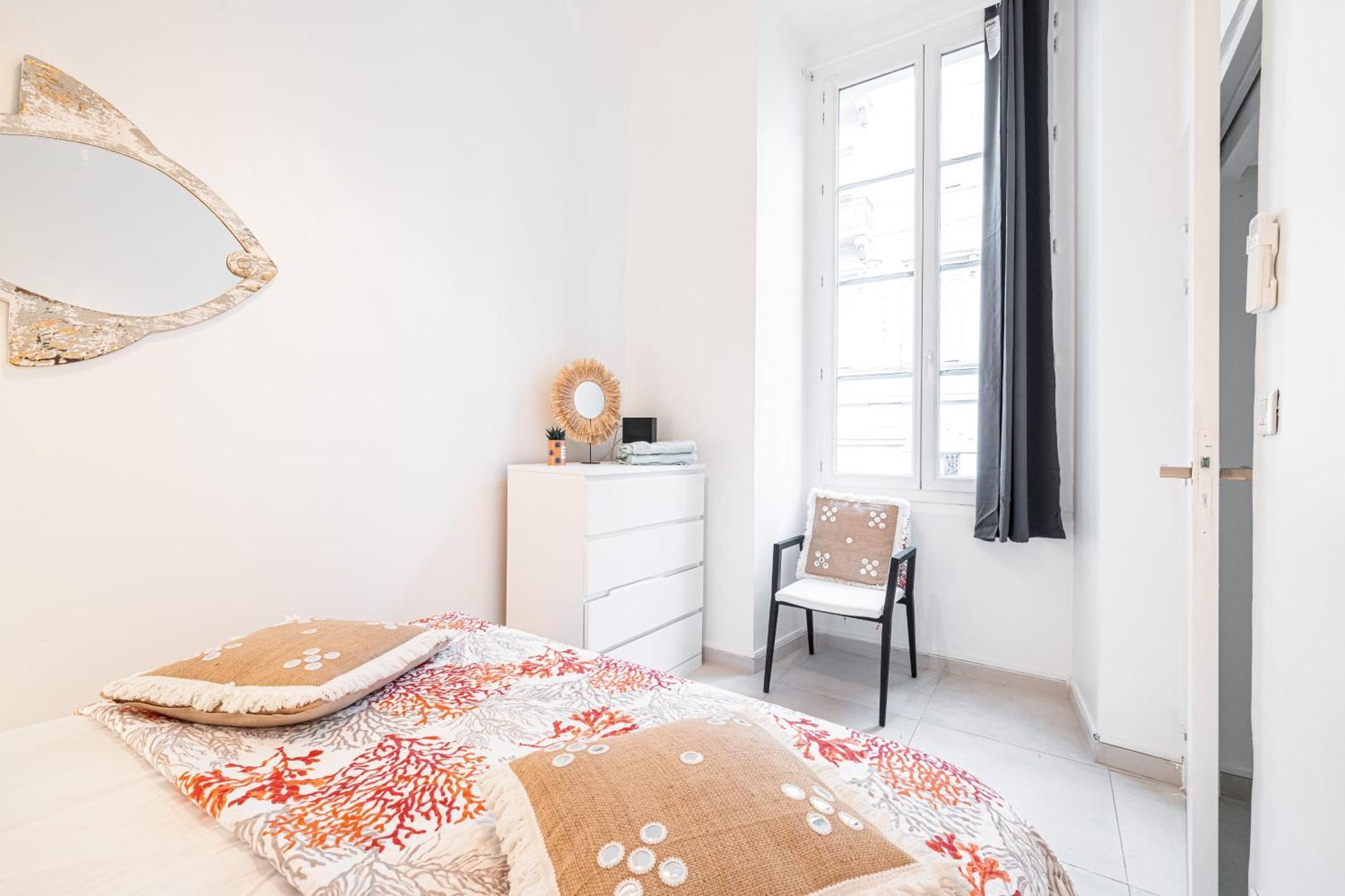 La Petite Chaise Bleue Nice Luaran gambar