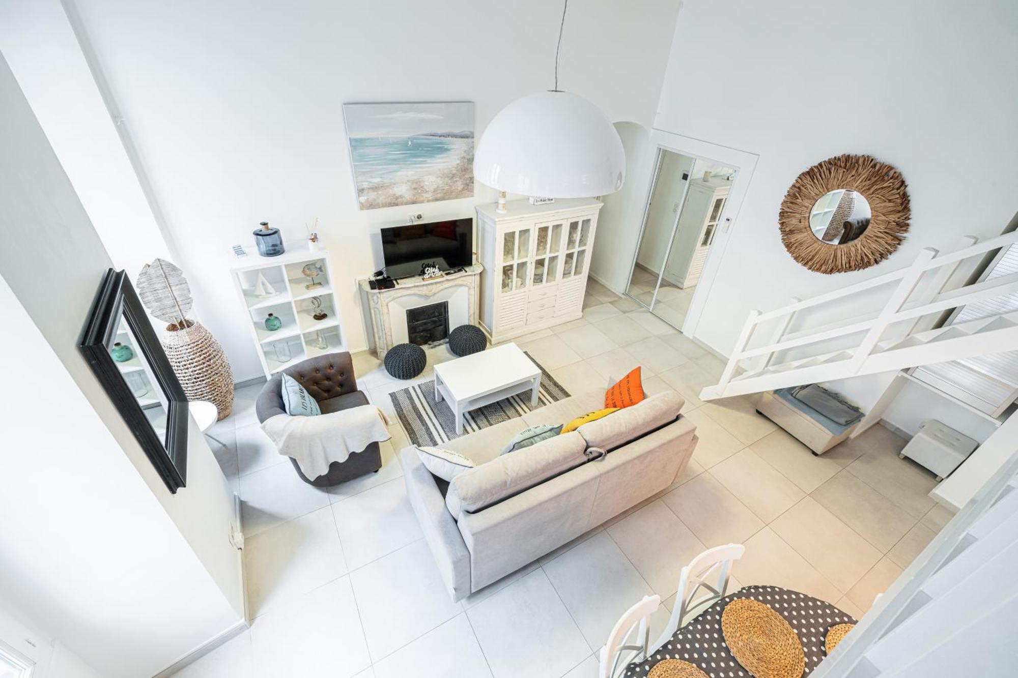 La Petite Chaise Bleue Nice Luaran gambar